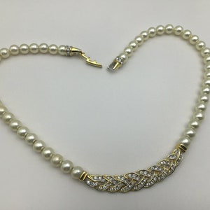 Vintage 60’s Faux Pearl Necklace. Choker Necklace. Vintage Brides Jewels. Vintage Jewellery. Crystal &Gold Tone Metal Collier. Her Gift