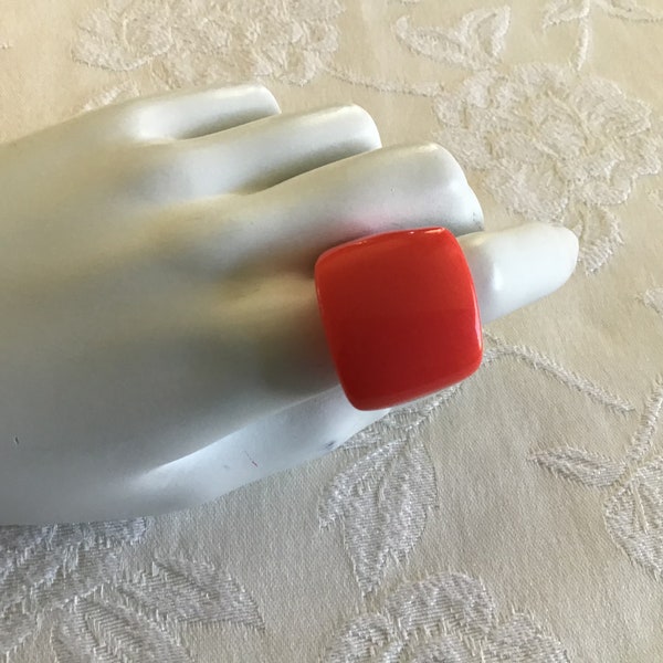 Vintage 70’s Lucite Ring. Plastic Jewel. Woman’s Lucite ring. UK Q1/2 size. US 8 size Ring. Summer jewel. Salmon Colour Lucite Ring Her Gift