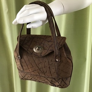 Bolso de mano vintage de piel de los años 50 con asa superior. Bolso marrón. Bolso de mano con asa superior y cartera. Bolso mediano. Monedero marrón vintage.