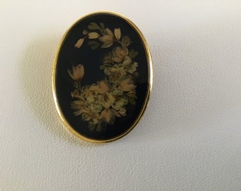 Vintage 60’s Woman’s Brooch. Jewel In Plastic Dome. Retro Pin Brooch In Floral Elements .Gold Tone Pin Brooch. Woman’s Jewel. Her Gift