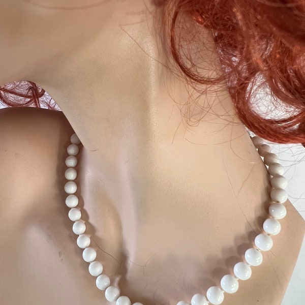 Vintage Single Strand Milk Glass Beads/Choker Necklace/Art Deco Bridal Jewels/Hand Knotted Milk Glass Collar/Wedding Gift/Brides Jewels