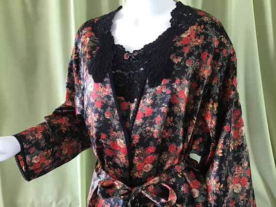 Retro Vintage Womans Lingerie Set. Philippines Made La Vie En Rose