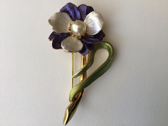 Vintage Enamel Pansy Flower Brooch. Vintage 1960’s
