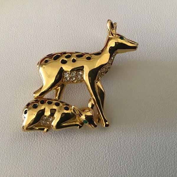 Vintage Deer and baby deer Pin Brooch. Gold tone Pin Brooch. Deer Pin Brooch With Faux Emerald and Crystal Rhinestone. Gift for Her