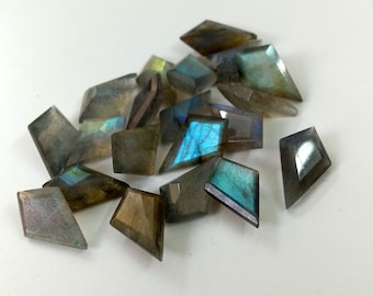 AAA Kite Labradorite Gemstone: Fully Flashy Faceted Cut (12.5x8mm)
