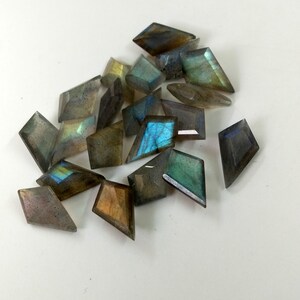 AAA Quality Multi Labradorite  Natural Fully Flashy Labradorite Kite Shape Faceted Cut Gemstone For Jewelry