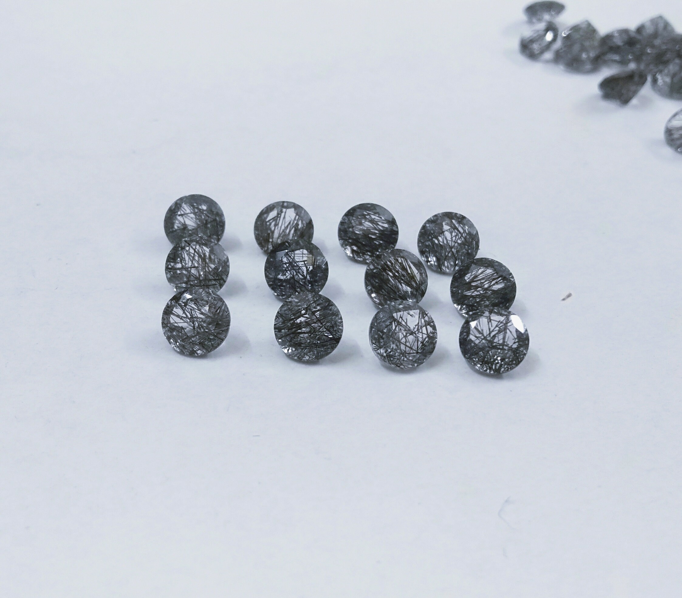 10 mm ブラックルチルクォーツ：AAAファセットラウンドルース
