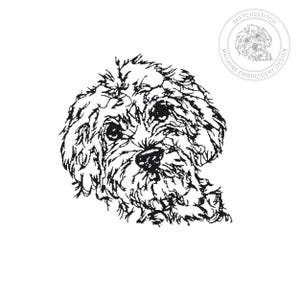 Puede incluir: Una ilustración de arte lineal en blanco y negro de una cabeza de perro esponjosa con pelaje rizado, ojos oscuros y nariz oscura. En la esquina superior derecha, un logotipo circular contiene el texto SKETCH2STITCH MACHINE EMBROIDERY DESIGN.