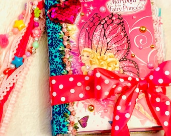 Upcycling-Projekt: Golden Book Journal von 2013 (Feenprinzessin), Puppen-Junk-Journal, handgefertigtes Junk-Journal, Hardcover-Journal, wunderschönes rosa Tagebuch