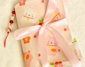 Maneko neko Katzen und Blüten Journal, Stoff Junk Journal, handgemachtes japanisches Journal, Kawaii Junk Journal, japanisches Notizbuch, Taschenbuch
