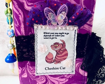 Kawaii Alice Junk Journal, Alice Junk Journal, Wunderland Journal, Purple Cat Journal, Alice inspiriertes Journal, handgemachtes Scrapbook, Valentine