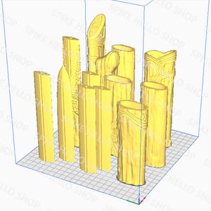 K&ouml;nnte beinhalten: Eine Ansammlung gelber, zylindrischer und rechteckiger 3D-gedruckter Objekte. Einige haben geschnitzte oder strukturierte Oberfl&auml;chen, andere sind glatt. Die Objekte variieren in H&ouml;he und Breite und sind in einer Gruppe angeordnet.