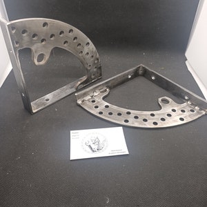 Brake disc bracket