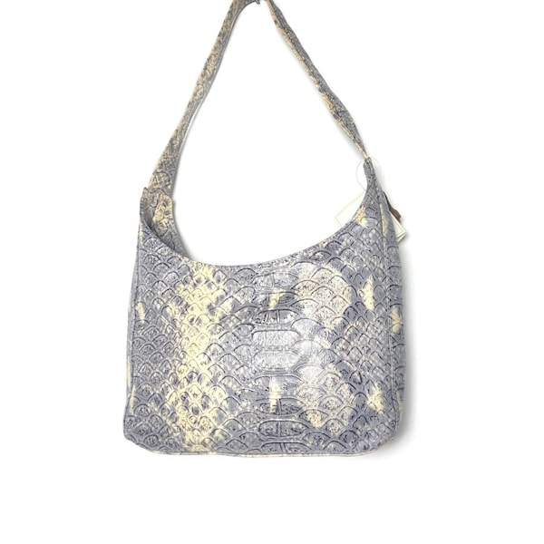 Bolso de hombro de cuero con estampado de cocodrilo pastel teñido Y2K 'Pelletteria Italiana', cocodrilo gris-lila y crema + bolso vintage minimalista rosa de los años 90.