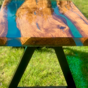 Oak coffee table with turquoise resin CUDO