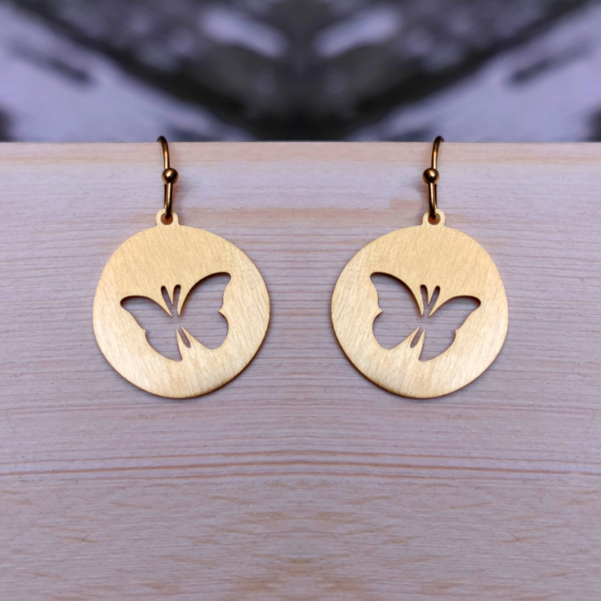 Child's 14k Yellow Gold Butterfly Earrings with Pearl | Lee Michaels Fine  Jewelry