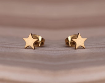 Star stud earrings - minimalist jewelry, trendsetter earrings, statement earrings, gift for girlfriend