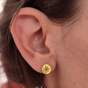 Sun Stud Earrings Minimalist Jewelry, Trendsetter Earrings, Gift, Statement Earrings Bild 3