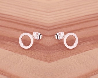 Ring Ohrstecker, medium - minimalistischer Schmuck, schlichte Ohrringe, Goldschmuck, Trendsetter Ohrringe, Statement Ohrringe, Geschenk