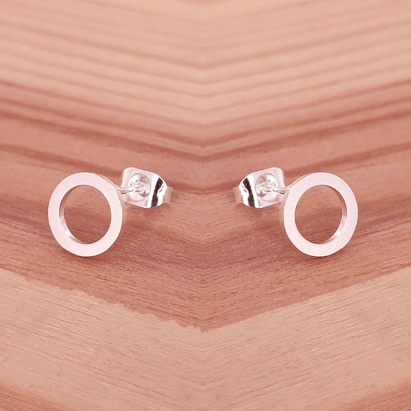 Ring Ohrstecker, medium - minimalistischer Schmuck, schlichte Ohrringe, Goldschmuck, Trendsetter Ohrringe, Statement Ohrringe, Geschenk