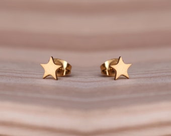 Star stud earrings - minimalist jewelry, simple earrings, gold jewelry, trendsetter earrings, statement earrings, gift