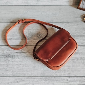 Sac bandoulière en cuir, petit sac à main en cuir, sacs à main personnalisés pour femmes, sac bandoulière fait main, joli sac à bandoulière marron, cadeau pour elle