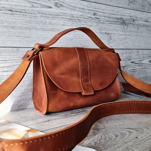 Bolsos de cuero para mujer, bolso bandolera hecho a mano, monedero de cuero marrón, lindo bolso de hombro pequeño, bolso bandolera, regalos personalizados para ella