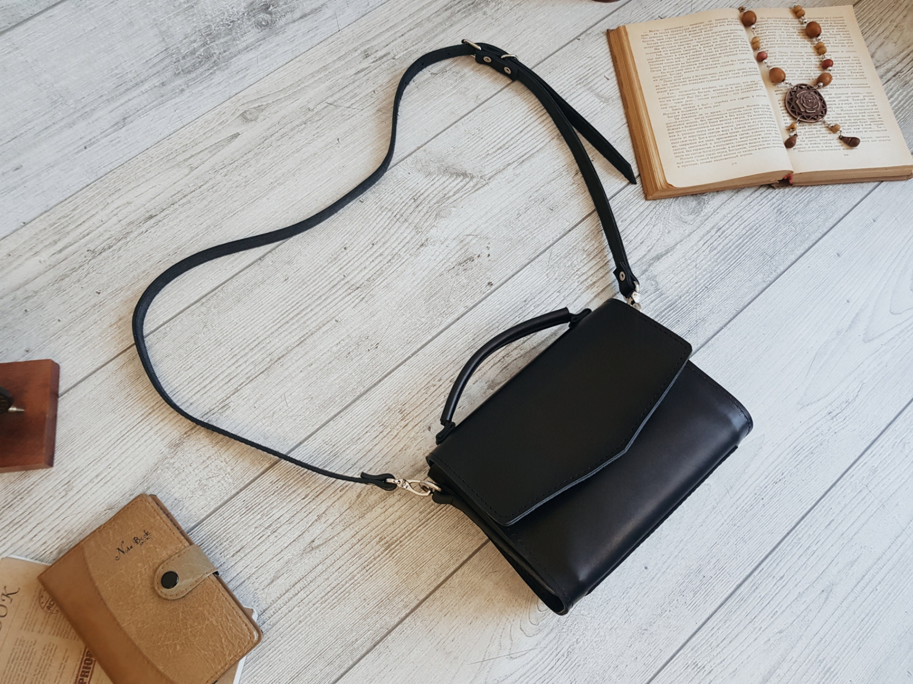 Women Black Mini Letter Graphic Adjustable Strap Zipper Square Bag Shoulder Bag,Crossbody Bag,Cross Body Bag vintage,minimalist,classic Leather Mini