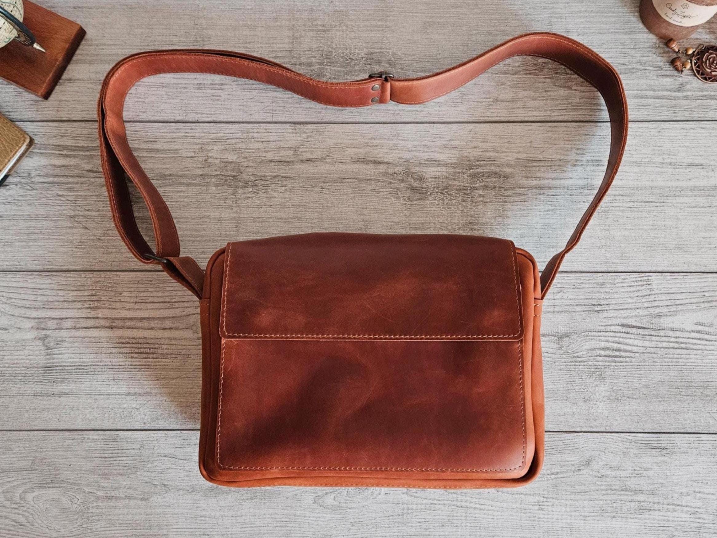 Sac Besace Vintage PICARD En Cuir Noir Authentique - Occasion, Style Bandoulière Femme