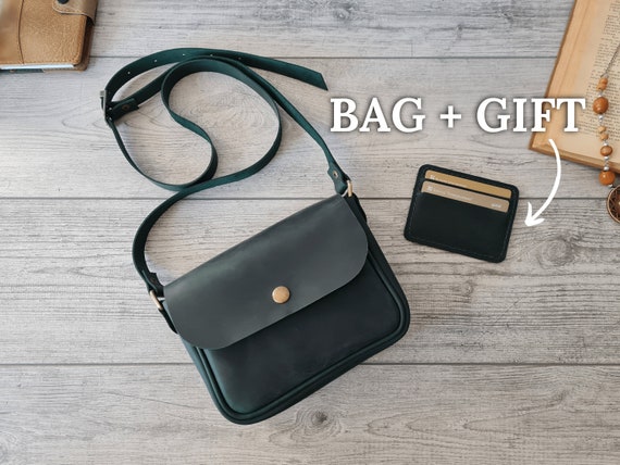 Small black cross body bag purse | Black cross body bag, Purses and bags,  Crossbody bag