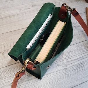 Kleine Lederhandtasche für Damen, Leder-Umhängetasche, Umhängetasche, handgefertigte Lederhandtaschen, süße Umhängetasche, personalisierte Geschenke für Sie Bild 8