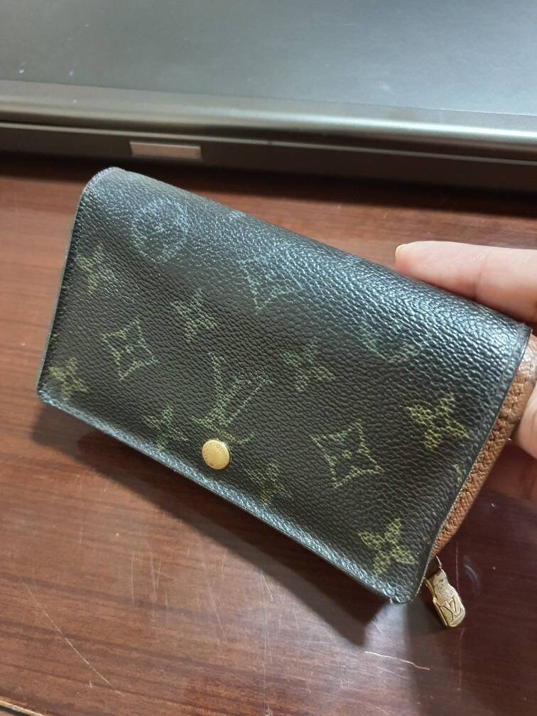 Louis Vuitton Vintage - Taiga Portefeuille Brazza Bi-Fold Long