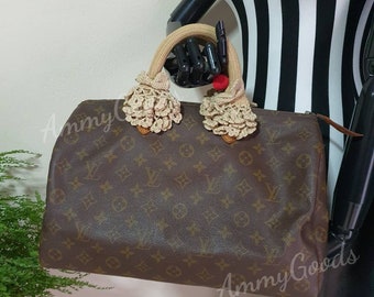 Price: $472 Authentic Louis Vuitton Monogram Speedy 35 Bag Made in France  Date Code/Serial Number SD3180 In excellent condi…