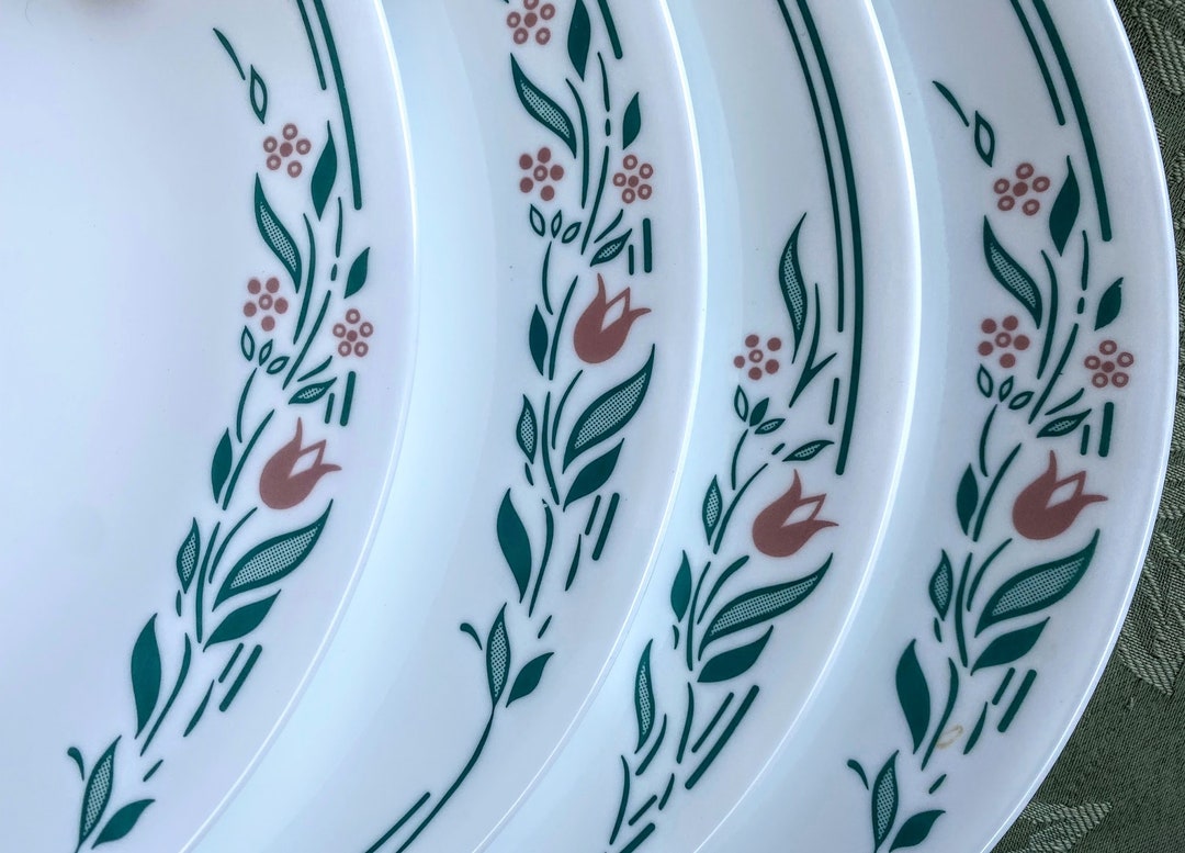 Vintage Corelle Rosemarie Plates, Mauve Pink Flowers, Green Leaves