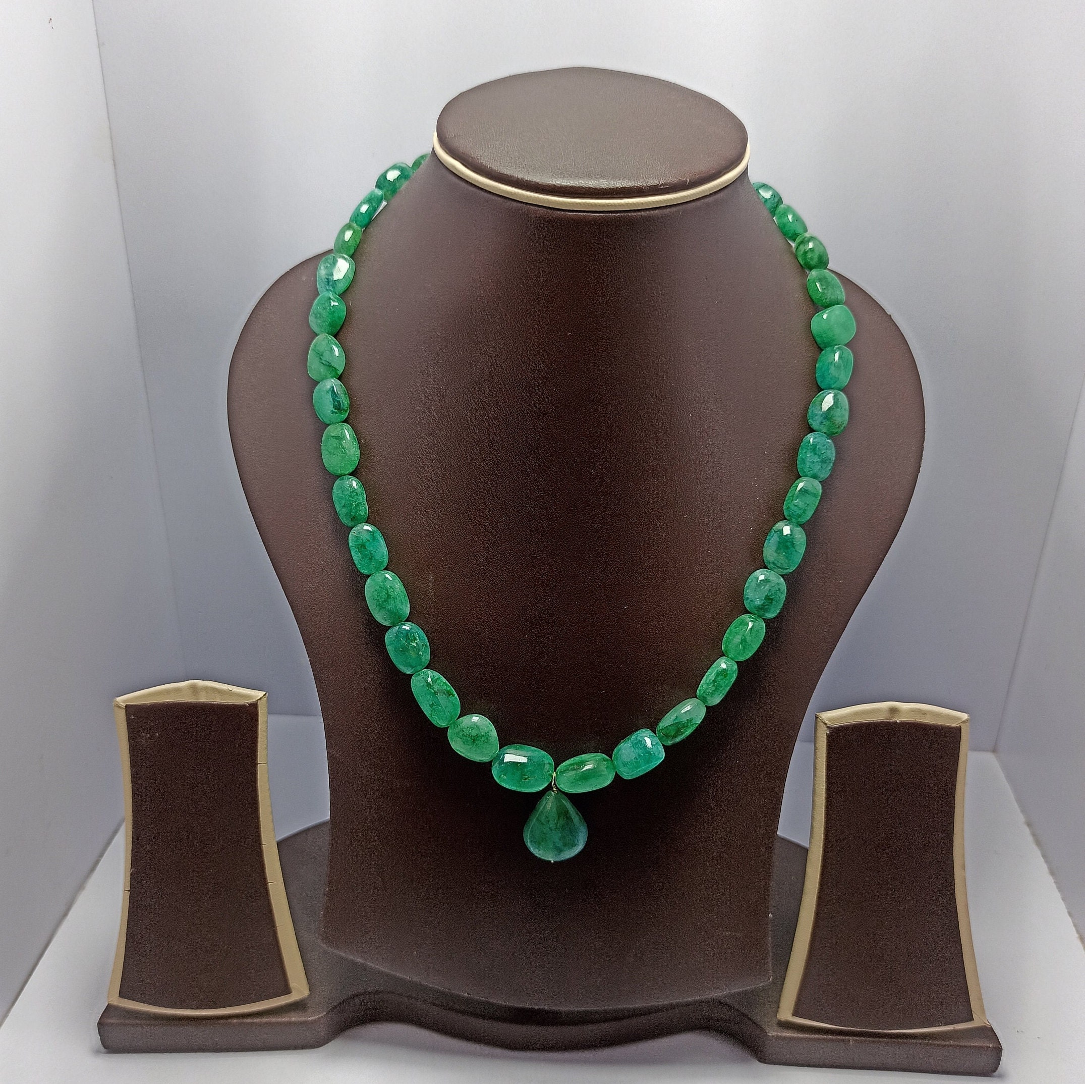 エメラルドベリルタンブルビーズネックレス 299カラット 20インチ