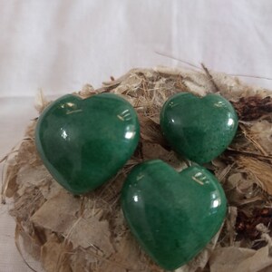 Coeur d'aventurine verte sculpté à la main en forme de coeur vert pierre précieuse énergie de guérison cristal cadeau