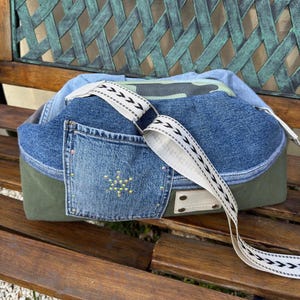 Recycled Denim Kiss Lock Bag//Patchwork Jeans Purse//Frame Crossbody Bag