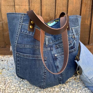Einkaufstasche aus recyceltem Denim// Große Beuteltasche// Wendetasche// Ledergriffe