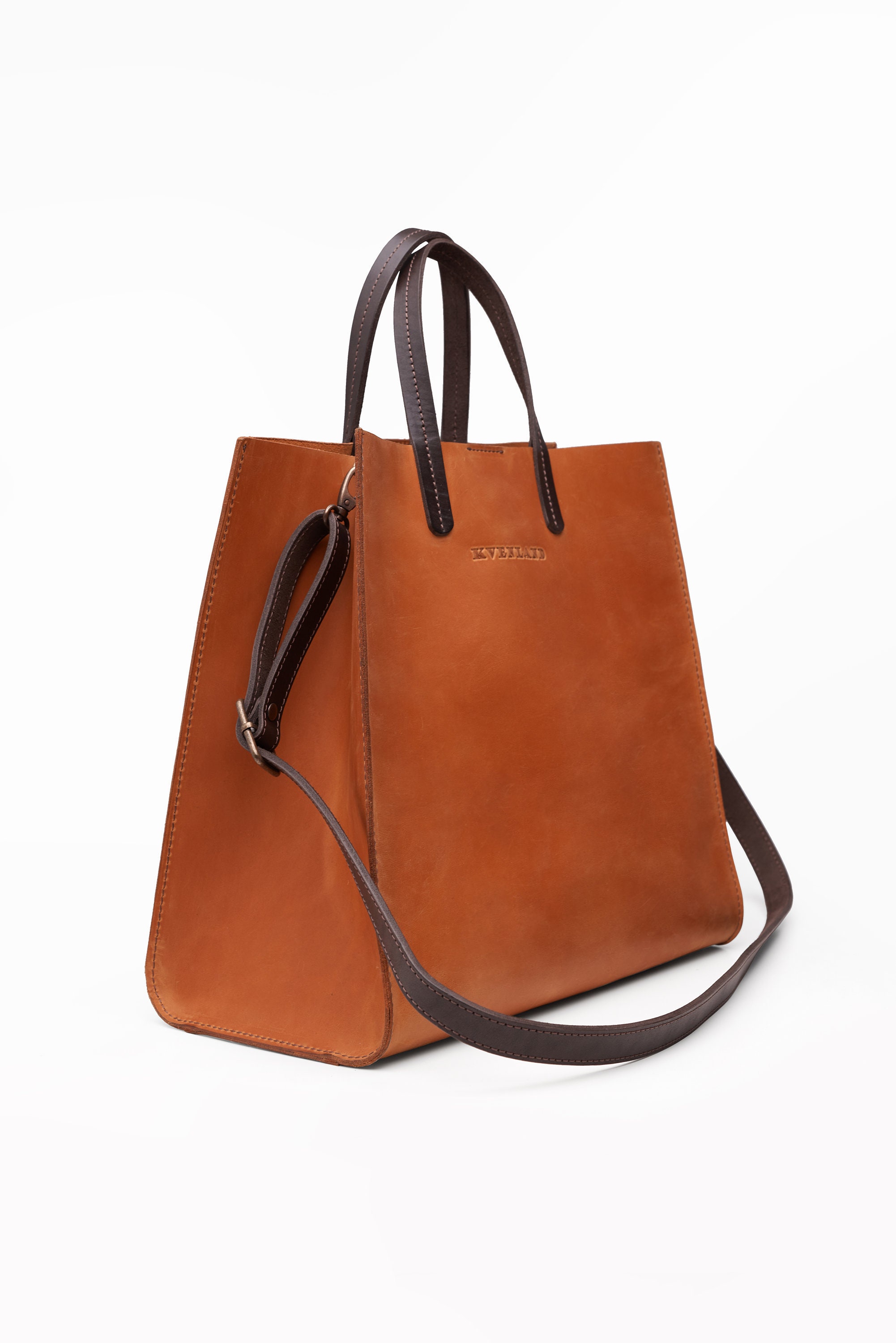 Greco Baguette bag with shoulder strap and zip made of real suede Color  Caramel