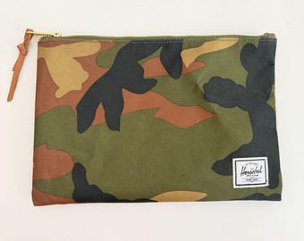 Herschel Supply Co Network Large Pouch Camo Canvas Zippered Clutch Bag Woodland