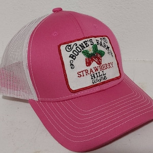 Truckers Cap Boone&#39;s Farm Strawberry Hill Hot Pink Baseball Hat Adjustable Snapback Mesh Back Vintage Patch