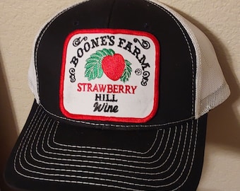 Boone&#39;s Farm Strawberry Hill Truckers Black Hat Snapback White Mesh Baseball Cap  Square Patch Wine Boone Party Beach Lake Vacation
