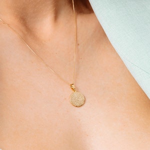 Mini Coin Necklace, Gold Vintage Necklace, Pendant Necklace, Minimal Jewelry, Coin Charm Necklace