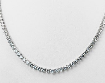 Sophisticated 18k White Gold Necklace 15.30 ct Natural Diamonds IGI Certificate