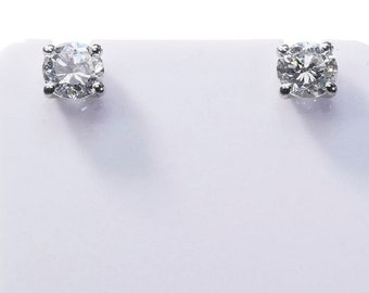 Luxurious 18k White Gold Earrings with 0.70 ct Natural Diamonds IGI Certificate