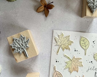 stamp maple leaf L
