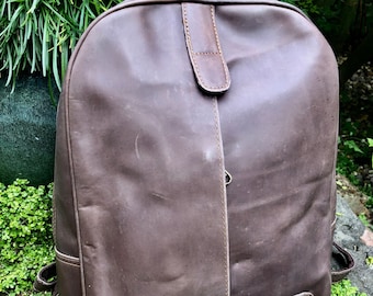 Brown sturdy leather backpack perfect for travelling, strong buffalo leather backpack, secure backpack, simple stylish bag, 600g rucksack