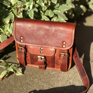 Small leather satchel, traditional satchel, 7”x9” leather messenger, small brown purse, rustic leather crossbody bag, leather shoulder bag