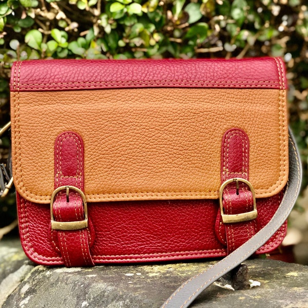 Red & coffee leather bag, sustainable leather crossbody purse, quirky ‘n unique messenger bag, small fairtrade handbag, zerowaste purse,