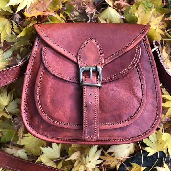 Petite sacoche, sacoche en cuir traditionnelle, selle en cuir inspirée des années 70, sac à bandoulière de style rétro, commerce équitable, sac de selle de Pâques